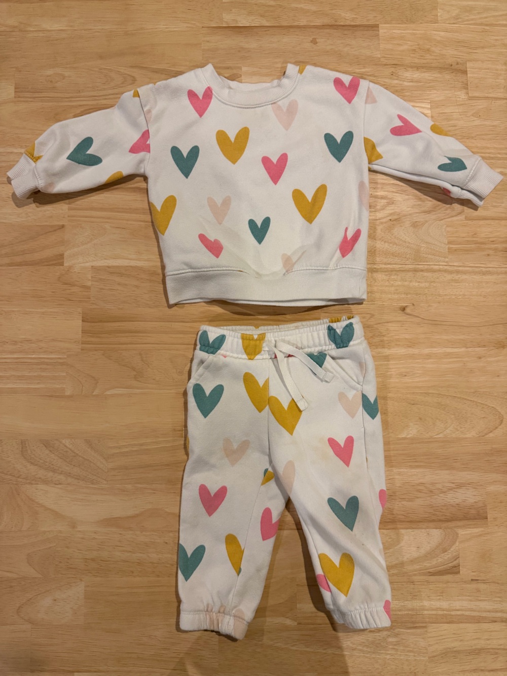 Heart-Print Sweatshirt & Jogger Set - Multi-Color Hearts